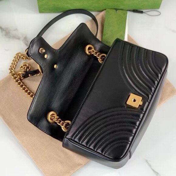 Authentic Women's GUCCI GG Marmont Gmall Matelasse Bag - Picture 6 of 8